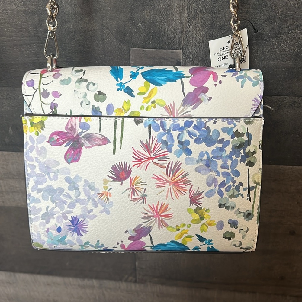 New 2 Piece INC Garden Floral Purses - Picture 5 of 7